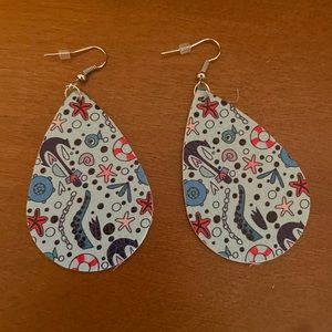 Leather teardrop earrings
